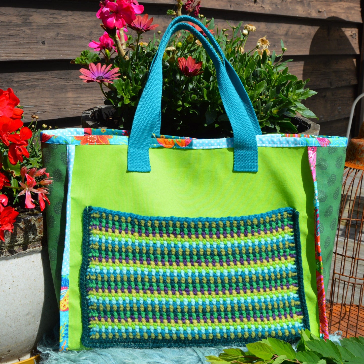 Tote handbag The 60's. Unique design with combination of cotton fabric and wool crochet pocket.