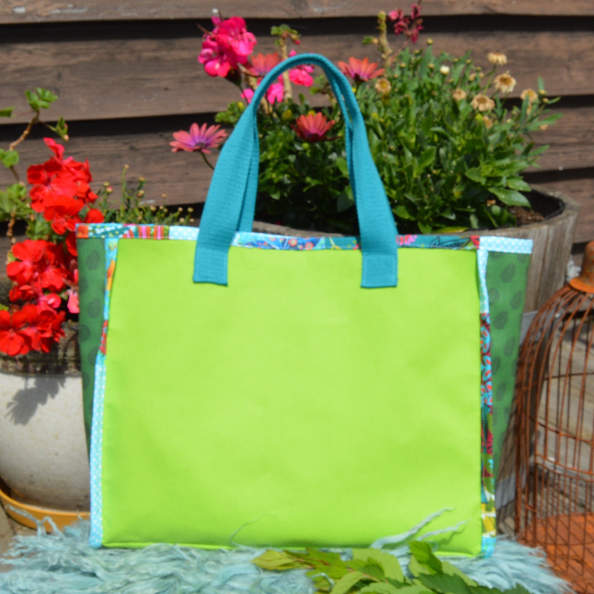 Nylon/cotton straps.