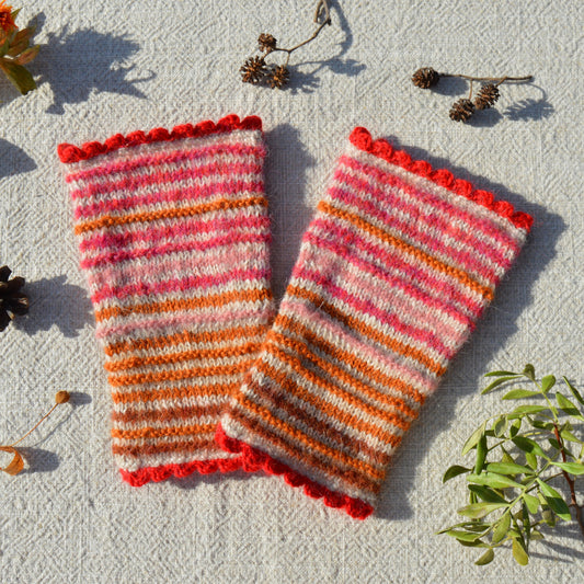 Pulse warmers in alpaca wool with contrasting edge. Soft Touch.