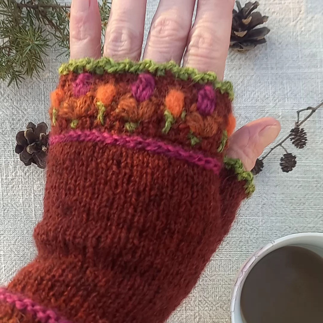 Folklore Crochet Flowers pulse warmers 